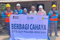 Berbagi Cahaya Melalui Program Light Up the Dream, PLN UP3 Kotabumi Sambung Listrik Gratis