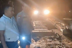 TNI Polri Bersama Warga Bangun Jembatan Darurat di Ulubelu Usai Banjir Bandang Melanda