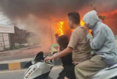 Kebakaran Warung di Samping SPBU Kota Agung Picu Kepanikan, Sempat Terdengar Ledakan
