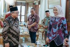 Wagub Jihan Sambut Kedatangan Mendikdasmen Abdul Mut'i di Bandara Raden Inten