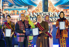 Rektor Unila Lusmeilia Afriani Raih Gold Winner Kartini Humas Indonesia 2026