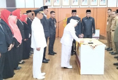 Bupati Saleh Asnawi Lantik 12 Pejabat Mulai dari Administrator Hingga Pengawas