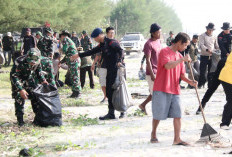 Kodim 0429/Lampung Timur Pimpin Aksi Bersih Pantai Mutiara Baru, Dukung Gerakan Radin Inten ASRI