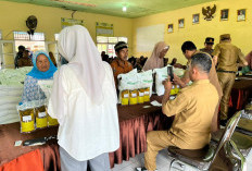 Pemkab Lampung Timur Salurkan Bantuan Beras dan Minyak Goreng untuk 724 KPM di Batanghari