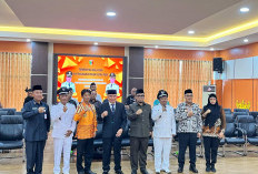 Lantik Dua Pj Kepala Pekon, Bupati Tanggamus Tekankan Pelayanan Tanpa Diskriminasi
