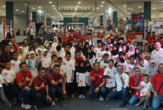 Telkomsel Ajak Anak-Anak Panti Asuhan Belanja dan Berbagi Keberkahan di Palembang