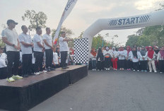 Lepas Ribuan Peserta Jalan Sehat HUT 81 RI, Sekdakab Way Kanan Ajak Masyarakat Pererat Silaturahmi