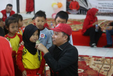 Lewat Lomba Mewarnai dan Tebar Benih Ikan,Parosil Mabsus Kenalkan Bung Karno ke Siswa PAUD
