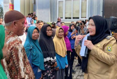 Walikota Eva Serahkan Bantuan Sembako di Baksos Vihara Buddha Bhaisajyaguru