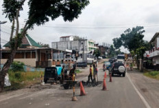 Jalan Lintas Berlubang Yang Dikeluhkan Masyarakat Lampura Mulai Diperbaiki