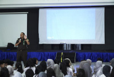 Kejati Lampung Tanamkan Kesadaran Hukum dan Nilai Kebangsaan di SMA Darma Bangsa 
