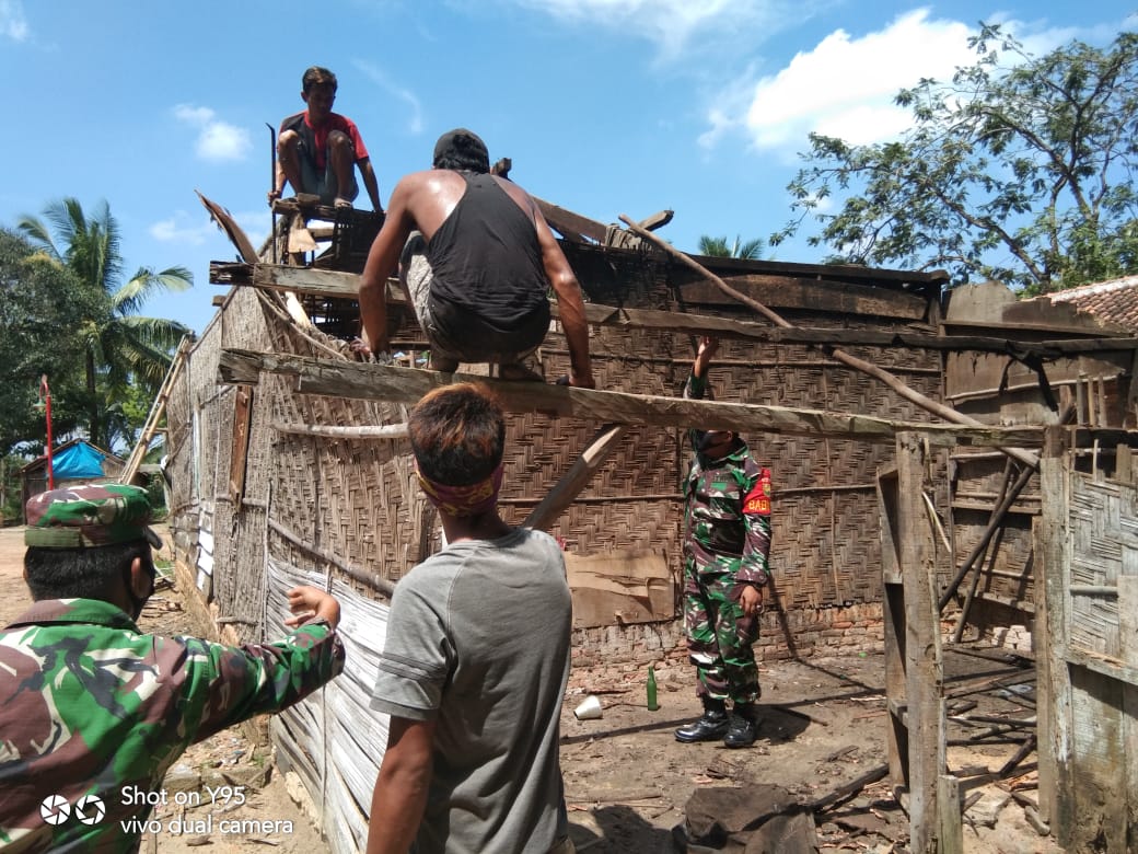 Kodim 0426/TB Bantu Baznas Bedah Rumah Warga