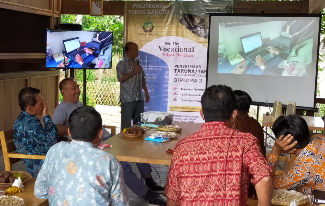 Bupati Umar Ahmad Gratiskan 30 Mahasiswa Tubaba Di Politeknik Tunas Garuda