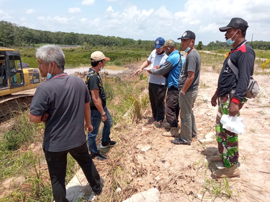 Hari Libur Imlek Dinas PUPR Mesuji Tetap Lakukan Perbaikan Jalan