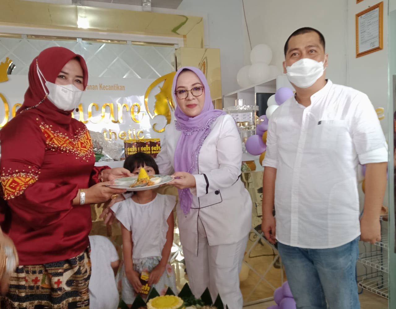 Hj.Kornelia Umar Apresiasi Keberadaan Klinik Kecantikan Dermacare Aesthetic Tubaba