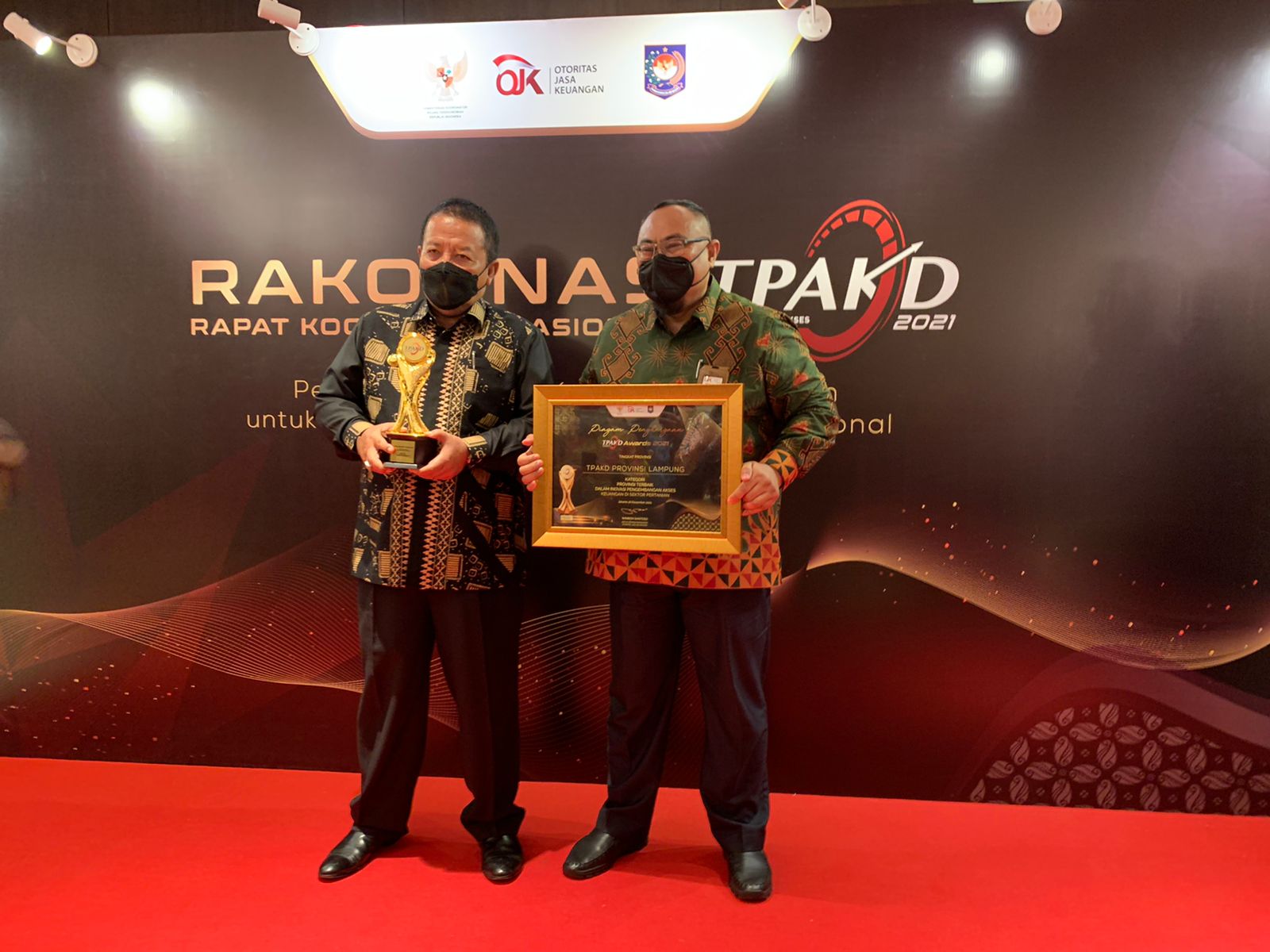 Gubernur Arinal Raih Penghargaan TPAKD Award 2021