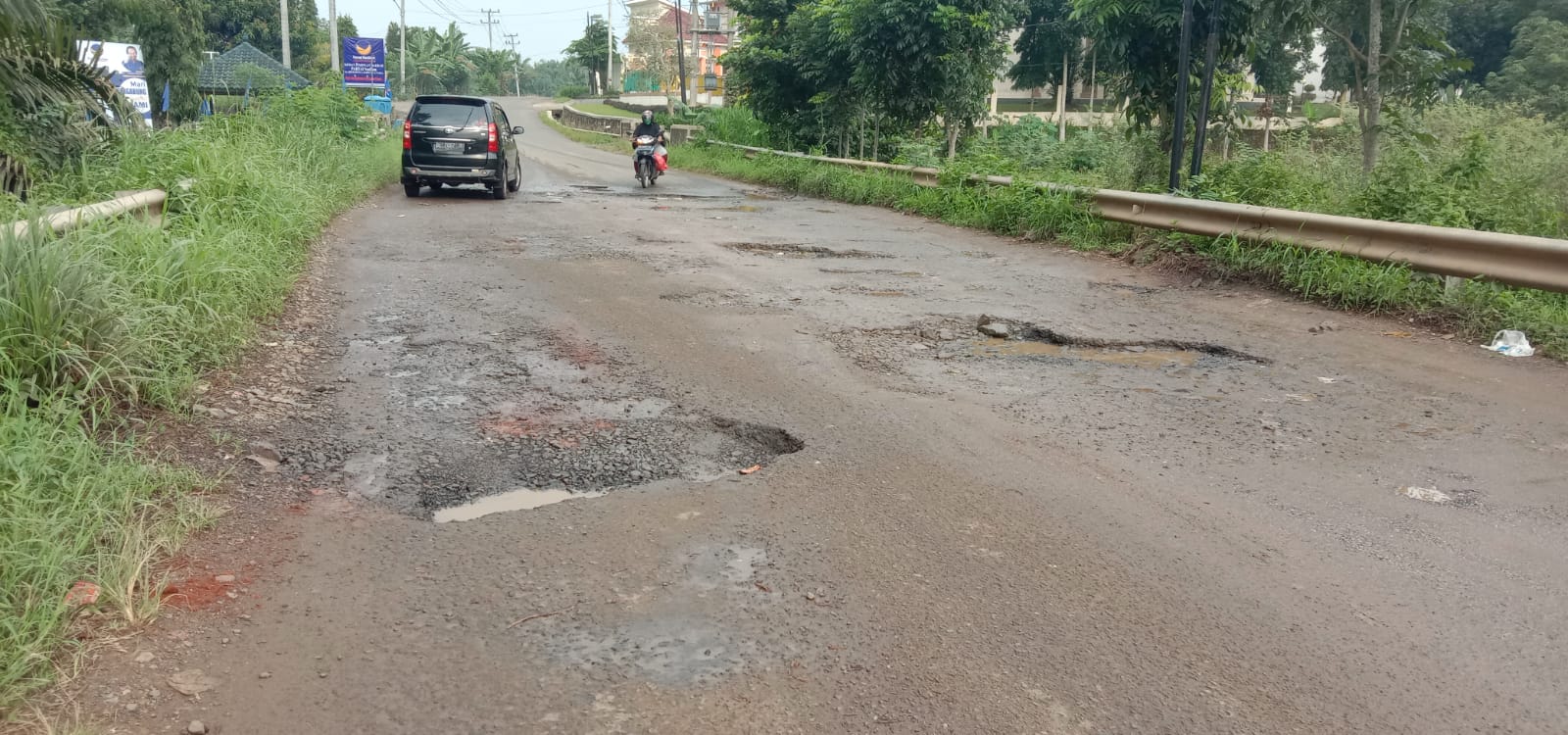 Jalan Coekoel Subroto Kotabumi Selatan Lama Tak Diperbaiki