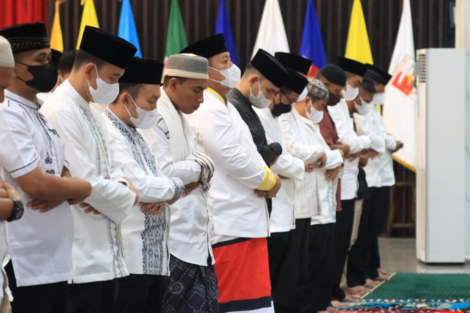 Gubernur Lampung Bersama Wakil Gubernur Lampung Laksanakan Salat Ied di Mahan Agung