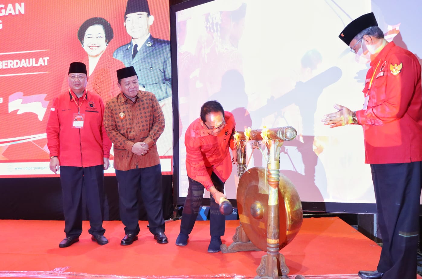 Hadiri Rakerda DPD PDIP Lampung, Gubernur Arinal: Partai Politik Memiliki Peran Penting Mewujudkan Visi dan Mi