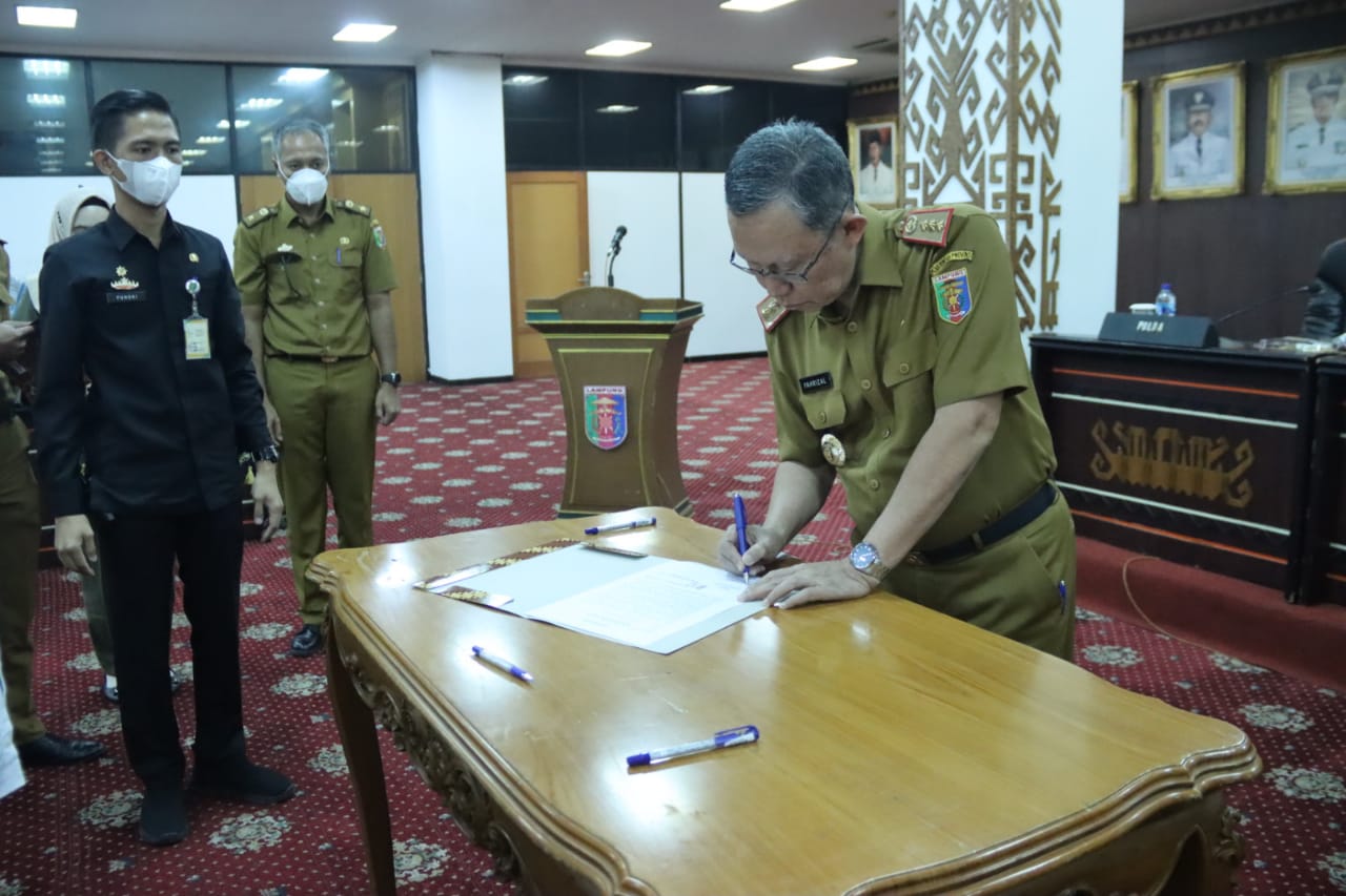 Pemprov Lampung Lakukan Penandatanganan Pakta Integritas Bersama Lembaga/Organisasasi Yang Bernaung Dalam LTSA