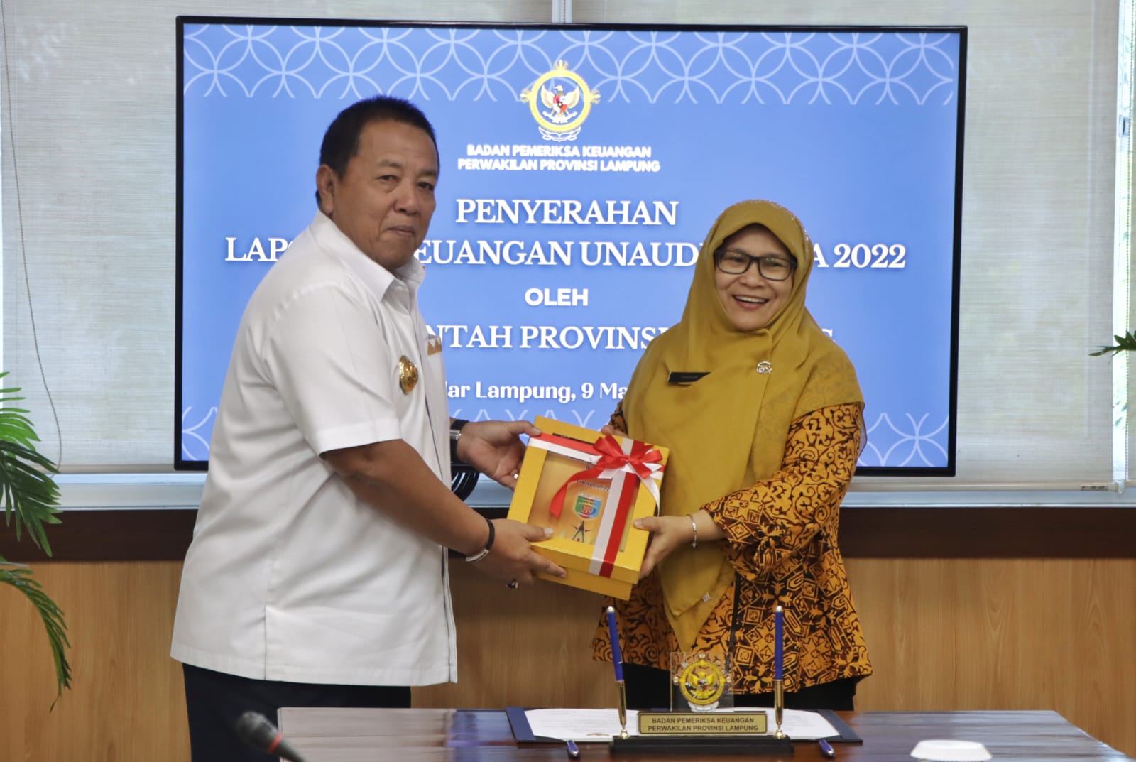 Gubernur Arinal Djunaidi Serahkan Laporan Keuangan Unaudited TA 2022 kepada BPK Perwakilan Lampung