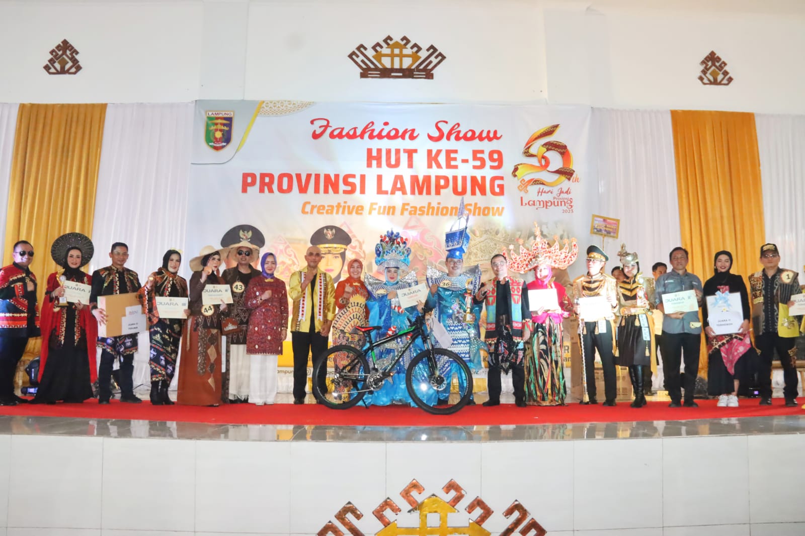 Lomba Fashion Show Dalam Rangka HUT Ke-59 Provinsi Lampung Berlangsung Meriah, Sejumlah Perangkat Daerah Tampi